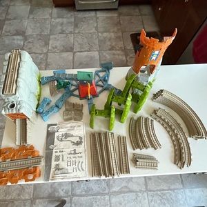 Thomas The Train Trackmaster Castle Quest Set Multilevel Track
